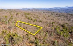 6838 Flats Rd, Tallassee, TN 37878