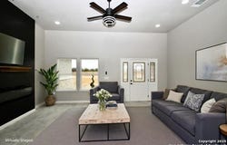176 Hidden Ranch Ct, Floresville, TX 78114