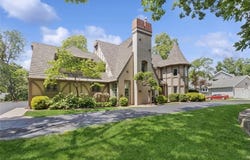 8320 Maplewood Lane, Lenexa, KS 66215