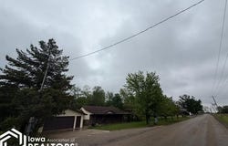 3122 Holiday Lane, Brooklyn, IA 52211