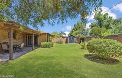 2913 E EARLL Drive, Phoenix, AZ 85016
