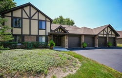 880 Johnstown Lane, Wheaton, IL 60189