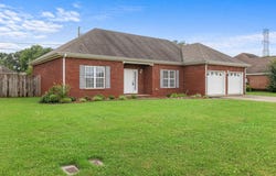 206 E Pershing Ave, Muscle Shoals, AL 35661