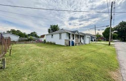 527 W Townley Street, Bluffton, IN 46714
