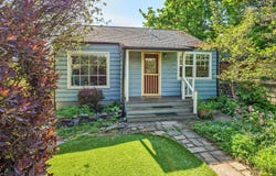 54 Gresham Street, Ashland, OR 97520