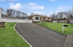 10 Bass Court, Huntington, NY 11743
