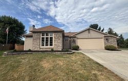 10409 Sun Hollow Place, Fort Wayne, IN 46818-8869