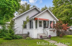 602 E Clinton Street, Hastings, MI 49058