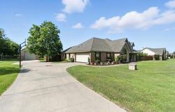 153 Star Point Lane, Weatherford, TX 76088