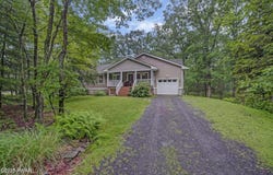136 Weasel Road, Dingmans Ferry, PA 18328