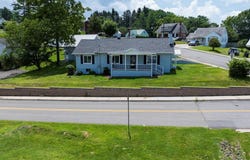 209 Mcarthur St, Galax, VA 24333