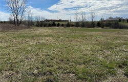 1302 Heatherwood Drive, Paola, KS 66071