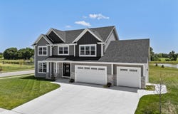 788 Kohlwey Dr, Grafton, WI 53024