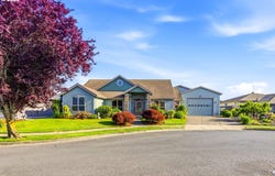 867 CORSAIR Dr, Independence, OR 97351