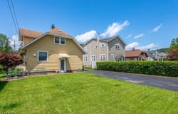 21 Riverdale Pkwy, Riverdale Boro, NJ 07457-1106