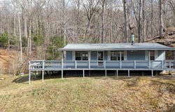 240 Ruby Lake Drive N, Hiawassee, GA 30546
