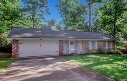 1517 McKewen, Nacogdoches, TX 75965