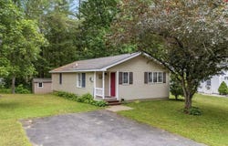 16 Ledgeview Dr, Lake George, NY 12845