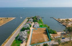 17 S Bay Court, Brightwaters, NY 11718