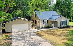 1911 Hubbard Thomas Road, Hubbard, OH 44425