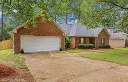 457 Shadowood Drive, Ridgeland, MS 39157