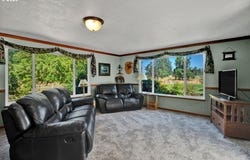 85131 CLOVERDALE RD, Creswell, OR 97426