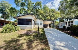 109 E Pine Dr, Lady Lake, FL 32159