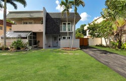 8012 SW 5th St, North Lauderdale, FL 33068