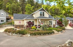 205 Oak Knoll Way, Jacksonville, OR 97530
