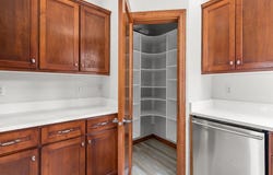 231 BOSWORTH Lane, NEENAH, WI 54956-4984