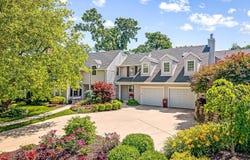 811 Paris, ROCKFORD, IL 61107