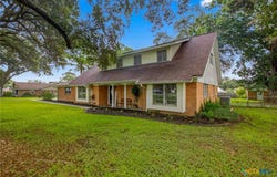 205 Yucca Drive, Victoria, TX 77904