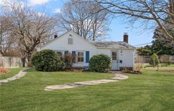 292 Boulevard, Middletown, RI 02842
