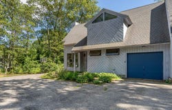 2 Rockforest Drive, Hooksett, NH 03106