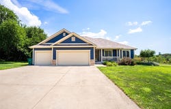 900 N S Court, Indianola, IA 50125