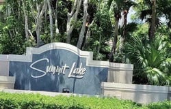 816 Summit Lake Drive, West Palm Beach, FL 33406