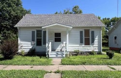 305 W Jackson Avenue, Fairfield, IA 52556