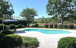 344 Greenwood Dr., Broxton, GA 31519