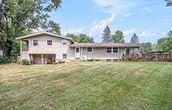 819 Thomas Street, Plainwell, MI 49080