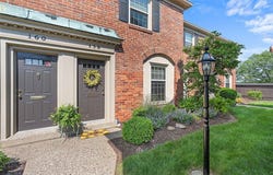 158 Jamestown Ct, PA 15216