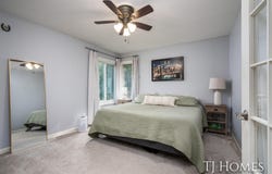 655 Sandhurst Drive SE, Grand Rapids, MI 49548