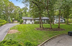 9 Midvale Ct, East Northport, NY 11731