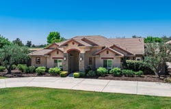 13611 Francisco Drive, Hanford, CA 93230