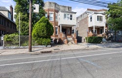 35 Wegman Pkwy, Jersey City, NJ 07305-4231