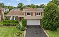 1913 E SEMINOLE Lane, Mount Prospect, IL 60056