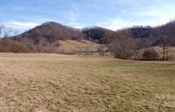 99999 Green Valley Road, Leicester, NC 28748