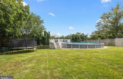 10 ALSCOT CIRCLE, LANGHORNE, PA 19047