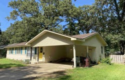 1305 Beech St, Crossett, AR 71635