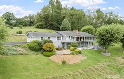 220 Grand View Lane, Burnsville, NC 28714
