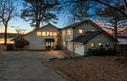 1805 E Lake Drive, Gladewater, TX 75647